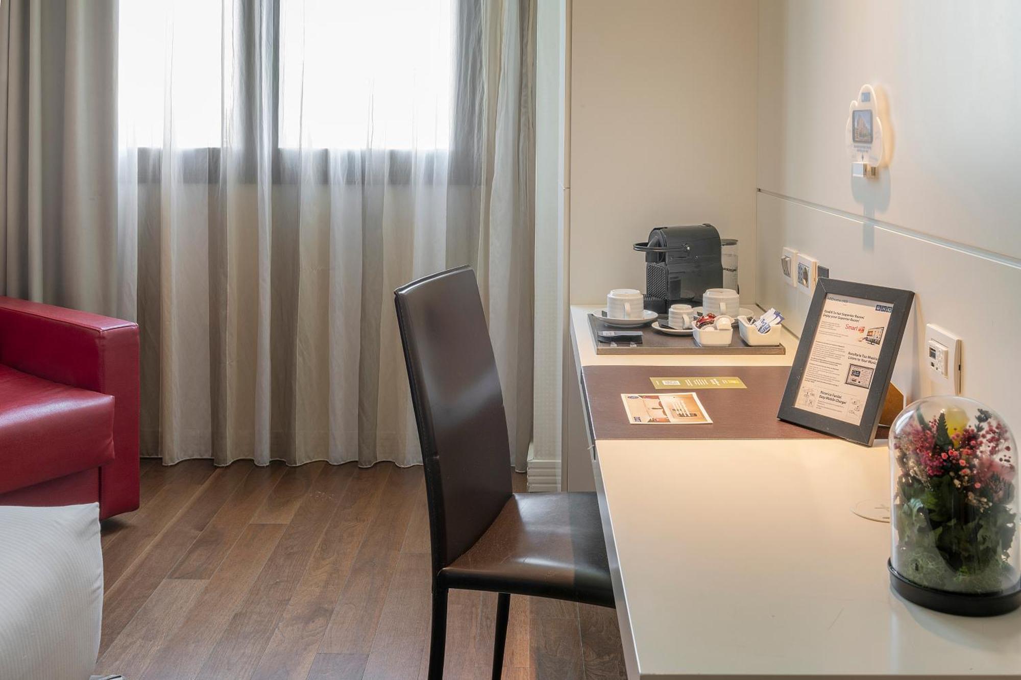 H10 Roma Citta Hotel Ngoại thất bức ảnh