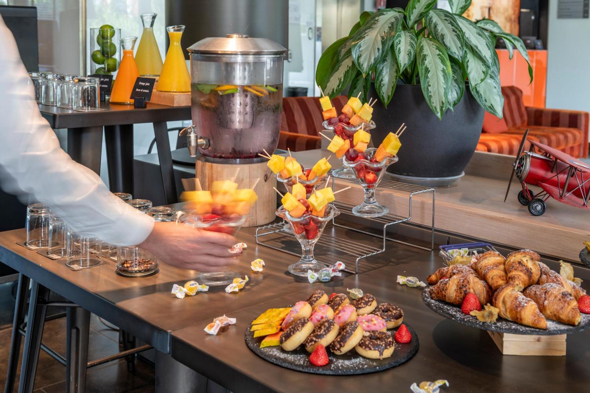 H10 Roma Citta Hotel Ngoại thất bức ảnh